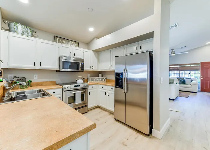 Pool Access! Extended Snowbird Escape In Gilbert
